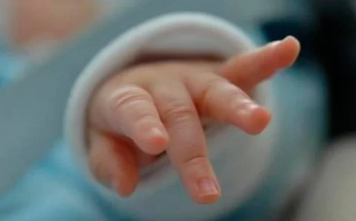 Buscan familias transitorias para cuidar a bebés de hasta 1 año en Comodoro