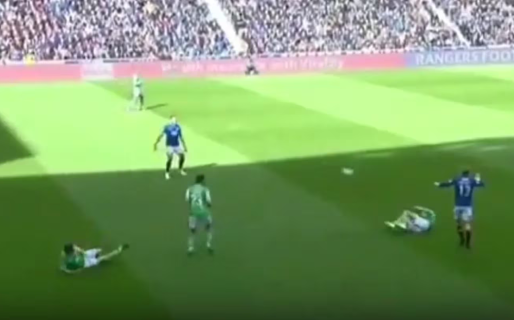 Un futbolista noqueó a dos compañeros de un pelotazo