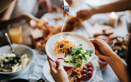 Piden comida, la consumen y no pagan: la maniobra que va en aumento por la crisis en Comodoro