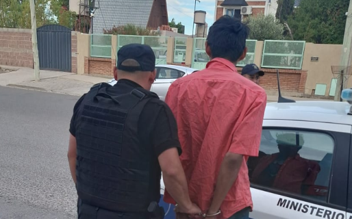 Robó un perfume y la policía descubrió que tenia pedido de captura en Santa Cruz