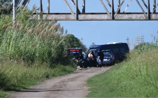 Un ciclista encontró un cuerpo calcinado en un camino rural