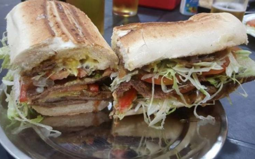 Una promo de sánguches de milanesa a un peso desató un desmán