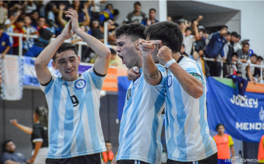 Argentina vapuleó a Brasil y está a dos pasos de la gloria