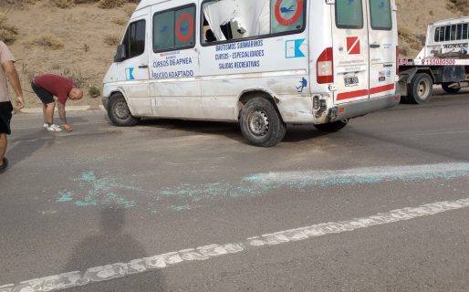 Quiso esquivar un vehículo y volcó sobre Ruta N°3