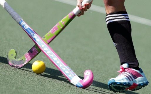 Una jugadora de hockey fue imputada por pegarle con el palo a una rival