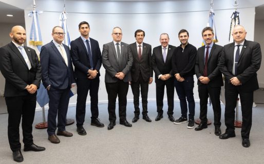 Torres firmó un convenio con el CFI para llevar adelante un Plan Integral de Desarrollo Hídrico en la provincia