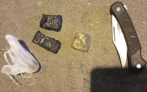 Los descubrieron portando drogas y armas