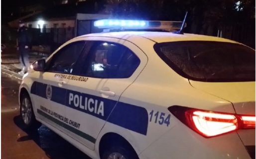 Quiso descartar droga y celulares pero lo detuvieron