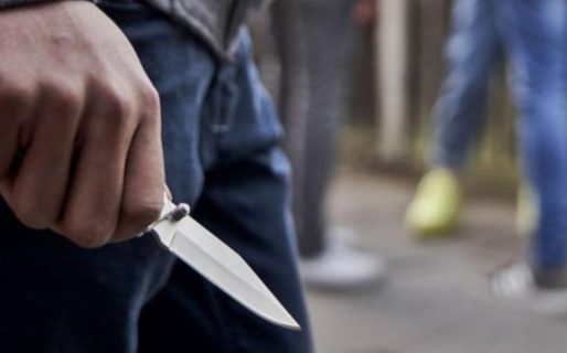 Le robaron la mochila y su papá atrapó al delincuente