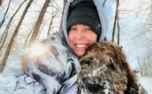 Una enfermera se tiró a un lago para salvar a su perro, murió ahogada y la encontraron abrazada a su mascota