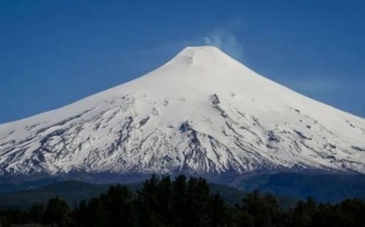 Por movimientos en el volcán Puyehue, suben el estado de alerta