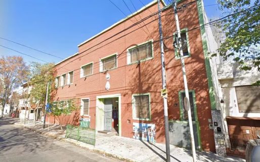 Un chico de 6 años fue a la escuela con un arma de fuego cargada en su mochila