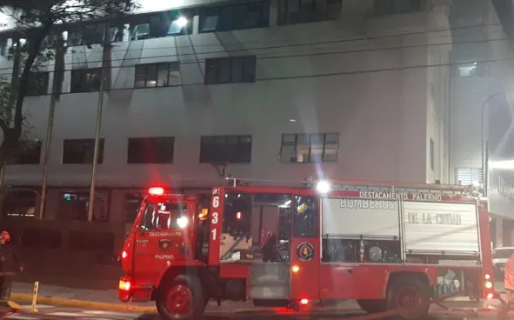 Un incendio provocó la evacuación de un edificio del CONICET