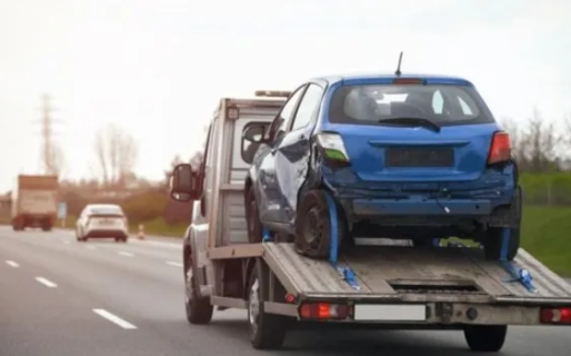 Es oficial: el Gobierno dio marcha atrás con la idea de sacar las grúas de los seguros de autos