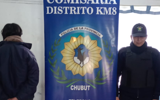 Fue detenido por robar una botella de licor de un supermercado