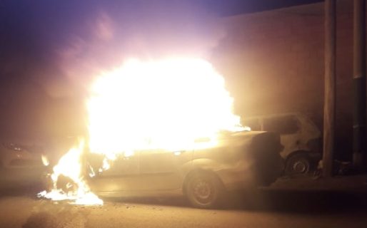 Incendiaron un Ford Focus en el barrio Moure
