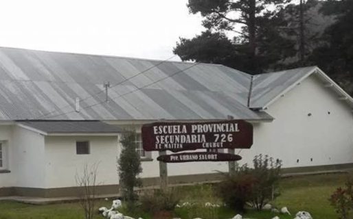 Educación en crisis: Padres de El Maitén reclaman obras de gas en la Escuela N° 726 “hace dos semanas que los chicos no tienen clases”