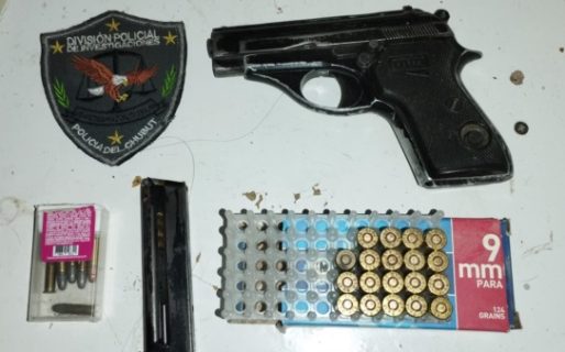 Secuestraron arma y municiones en allanamientos
