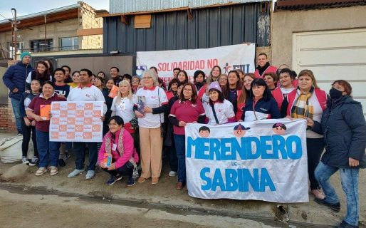 Realizaron una actividad en el Merendero de Sabina y entregaron bolsones para ayudar a las familias