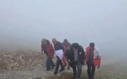 Con perros, drones y equipos especiales: así buscan el helicóptero en el que viajaba el presidente de Irán