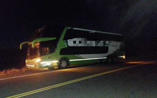 Un colectivo sufrió un desperfecto mecánico y los pasajeros quedaron varados en la Ruta 40