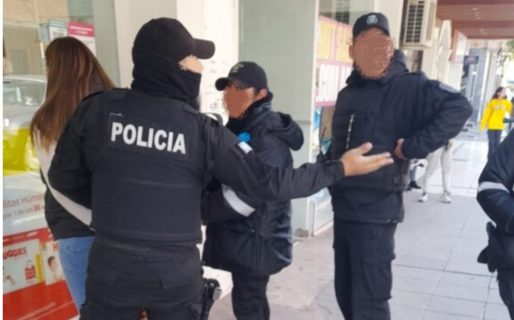 Robaron dos camperas de un local y terminaron detenidas