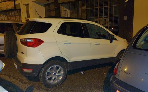 Rompieron el vidrio de un auto y fueron detenidos