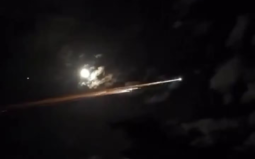 Reportaron que varios objetos brillantes surcaron el cielo nocturno de la Argentina