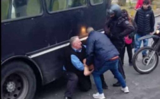 Dos choferes detuvieron a un ladrón que robó en un colectivo y se lo entregaron a la Policía