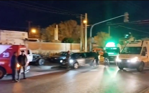 Dos menores heridos en un choque entre un autobomba y un vehículo particular
