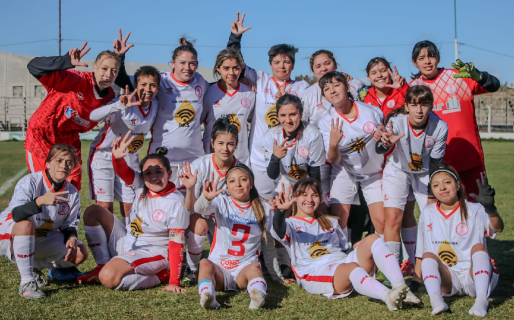 Se jugó el primer clásico Huracán vs. Petroquímica en la historia del fútbol femenino, y fue para el Globo