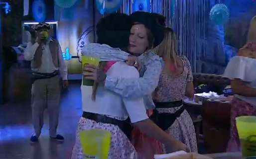 El beso entre Furia y Florencia que enfureció a Nicolás en Gran Hermano: “¿Qué la tocás? Ahora es mía”