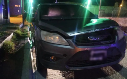 Se incendió un vehículo en Km 8 e investigan si fue intencional
