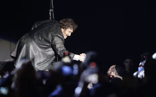 El Presidente encabeza un show de tono electoral, rodeado de la euforia de los militantes libertarios