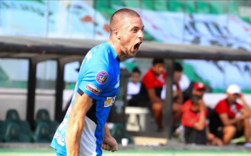 Hace dos años buscaba club por Facebook y hoy salió campeón siendo goleador