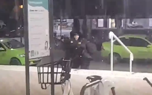 Tres policías a las trompadas en la terminal de micros de Santa Fe