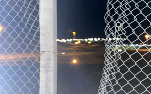 Fueron detenidos mientras intentaban sustraer alimentos del contenedor de un supermercado