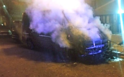 Se incendió su camioneta mientras dormía: investigan si fue intencional