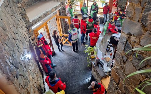 Brigadistas reclaman la apertura de paritarias y el gobernador «les manda a la policía»