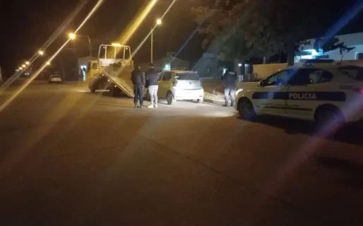 Manejaba borracho y chocó contra un alumbrado público