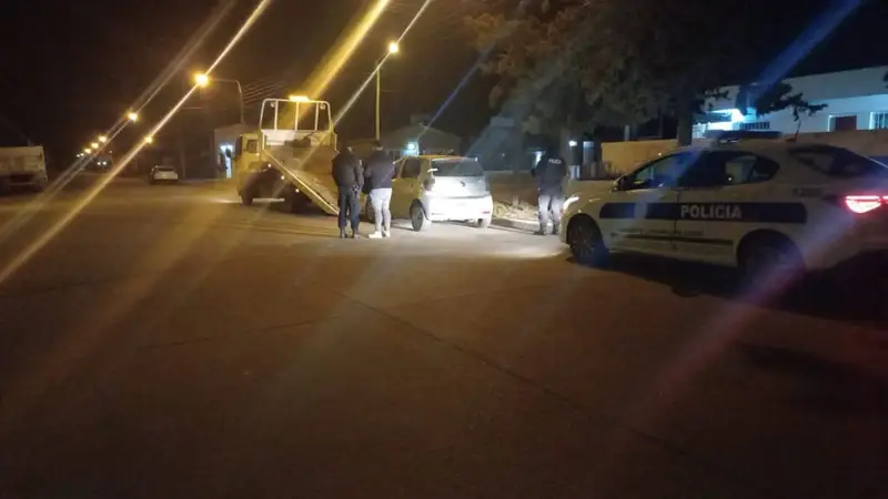 Manejaba borracho y chocó contra un alumbrado público | El Comodorense