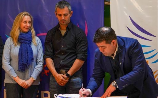 Karina Milei, Martín Menem y César Treffinger formalizaron la presentación de La Libertad Avanza en Chubut