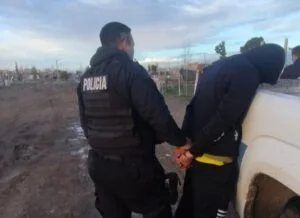 Estaba dando clase, pero salió corriendo a atrapar a tres ladrones que “se llevaban su bici”