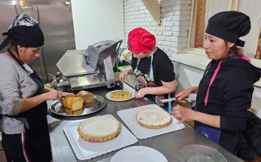 El curso de Auxiliar en panadería y pastelería orientado a jóvenes culminó con un trabajo final denominado “Merienda Solidaria”