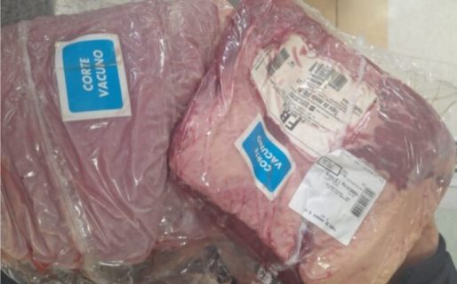 Trató de llevarse dos paquetes de carne de un supermercado