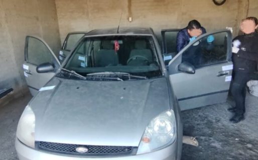 Encuentran gran cantidad de objetos en el auto recuperado de la docente asesinada