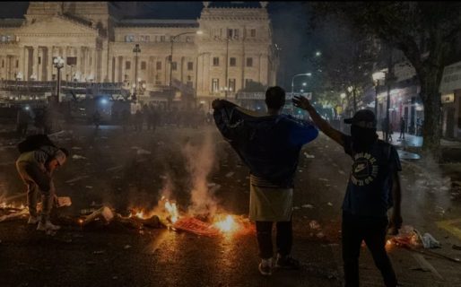 El Senado denunciará a quienes hicieron destrozos frente al Congreso durante el debate de la Ley Bases
