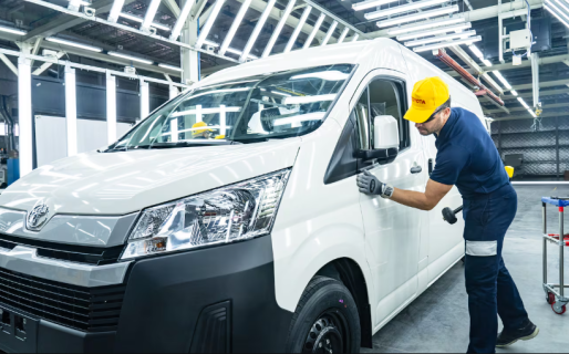 La actividad industrial cayó 14,2% en abril y se perdieron más de 15.000 puestos de trabajo desde agosto