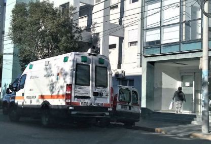 Un joven de 15 años fue apuñalado y permanece internado