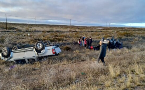 Por la presencia de hielo en la calzada, dos camionetas volcaron sobre Ruta 3